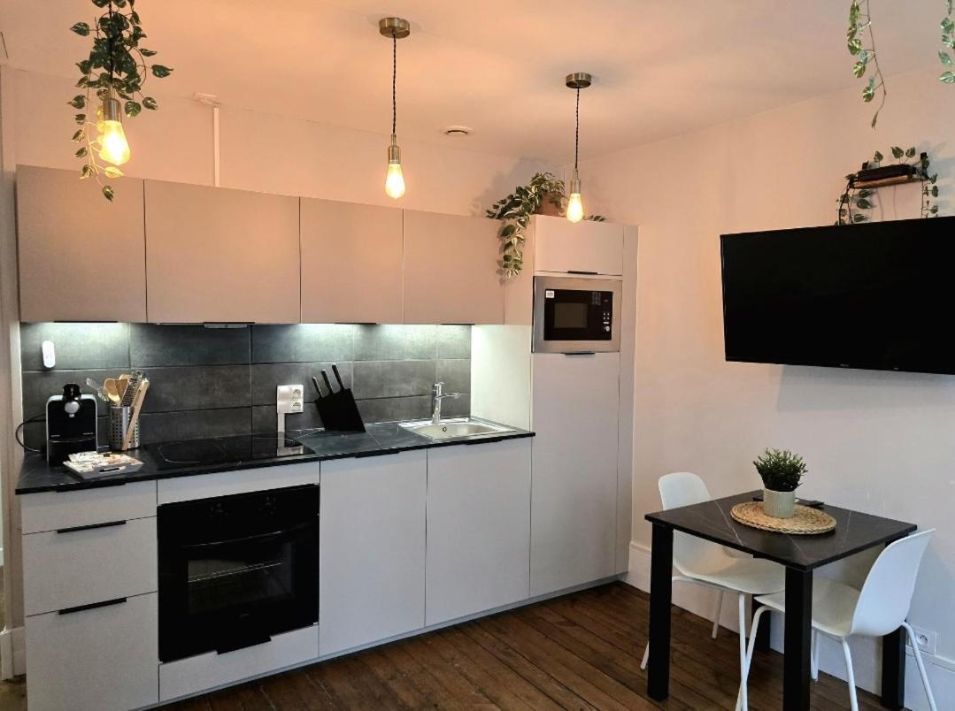 Bienvenue Dans La Jungle Apartment Dreux Exterior photo
