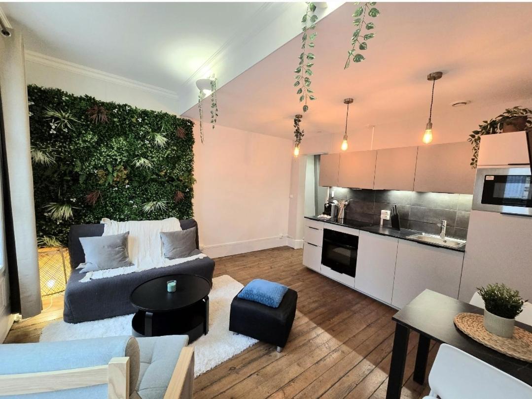 Bienvenue Dans La Jungle Apartment Dreux Exterior photo